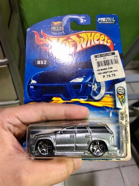 Hot Wheels Cadillac Escalade Hobbies Toys Toys Games On Carousell