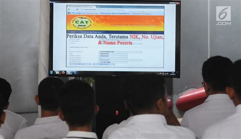 Photo Ribuan Pelamar Ikuti Tes Cpns Kemenkumham Foto Liputan