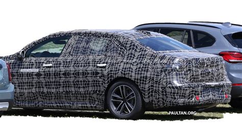 SPYSHOTS: BMW i7 EV flagship seen in production body – a new level of ...