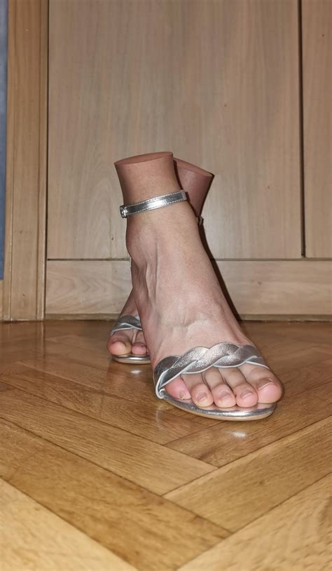 Mayas Feet By Magicbodyman072 On Deviantart