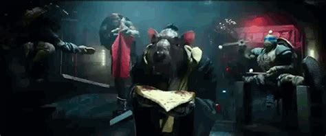 New York City rat taking pizza home on the subway : r/gifs