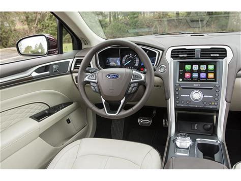 2018 Ford Fusion Hybrid: 158 Interior Photos | U.S. News