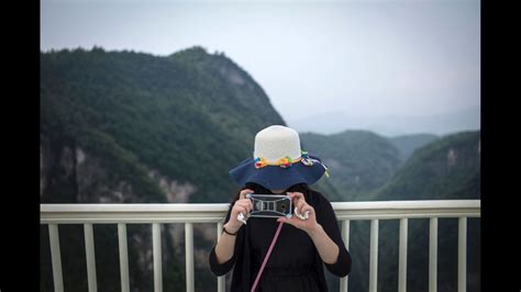 China's record-breaking glass bridge closes | CNN