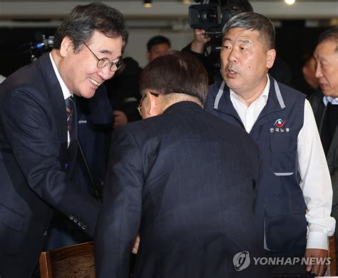 한국노총 창립 78주년 기념식 참석한 이낙연 연합뉴스