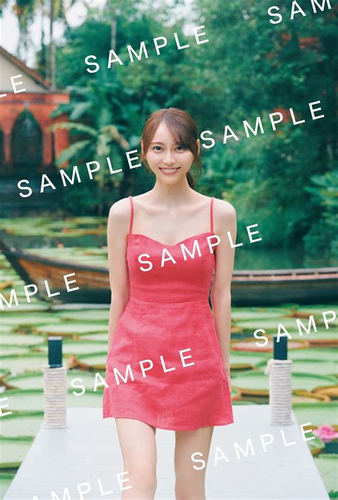 （写真）乃木坂46・弓木奈於、キッチンで振り向くキュートな姿！ 1st写真集封入ポスカ第2弾 エンタメ ニュース ｜クランクイン！