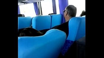 Agarrando Polla En El Bus XVIDEOS