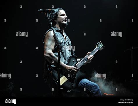 Guitarist dan donegan of hi-res stock photography and images - Alamy