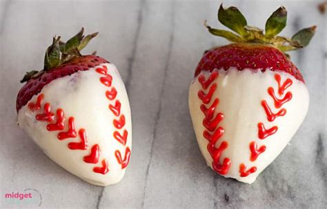 Baseball Chocolate Covered Strawberries • Midgetmomma