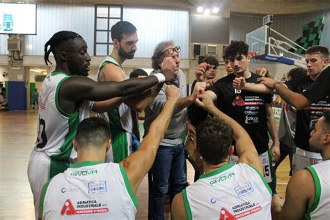 Basket Corato quarto kappaò consecutivo Pescara espugna il PalaLosito