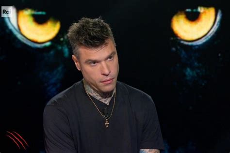 Fedez Con Emis Killa Per Ripartire Dalla Musica Sexy Shop Il Primo