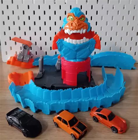 HOT WHEELS WRECK RIDE GORILLA Playset Includes Cars 8 99 PicClick UK