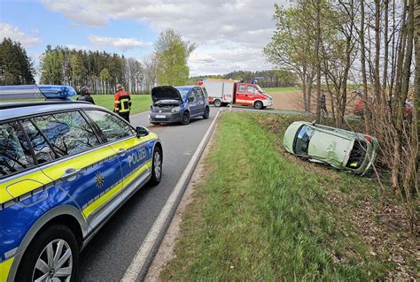 Update Auto überschlägt sich bei Unfall im Vogtland 61 Jährige