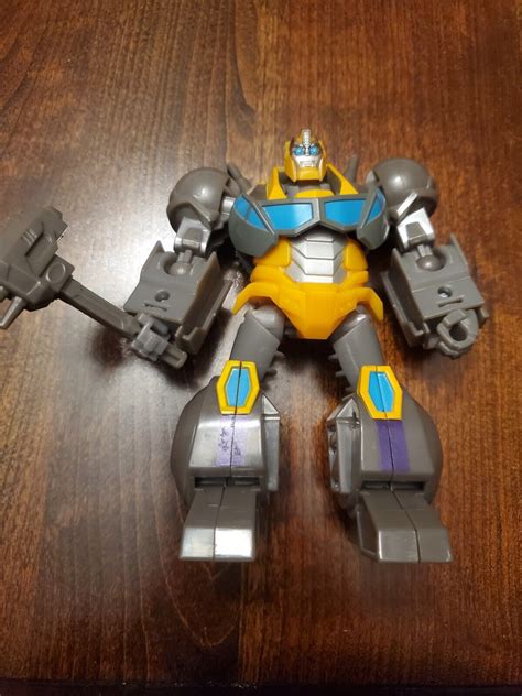 Maccadam Build A Figure Complete Deluxe Cyberverse Transformers