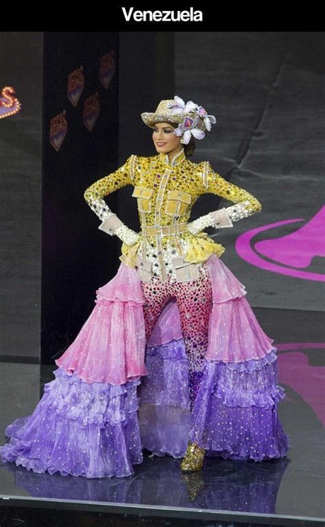 Miss Universe Contestants Wearing Their National Costumes Pics