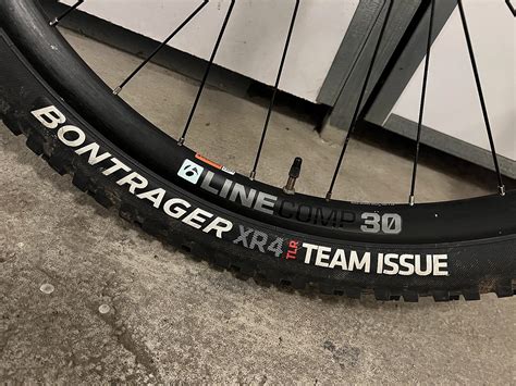 Bontrager Line Comp Tlr Boost Vorderrad Mit Xr Team