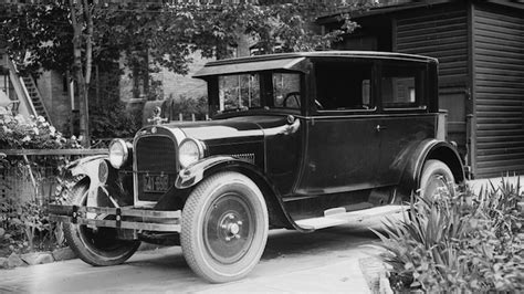 Old Photographs of Cars from the 1920s