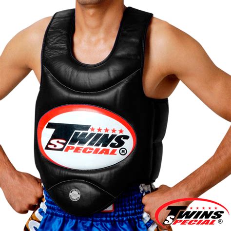 Защитный жилет для тайского бокса в интернет магазине boxbomba.ru ...