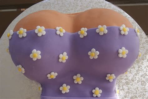 Aída Repostería Una Tarta Sexy Para Carlos Y Sus Amigos