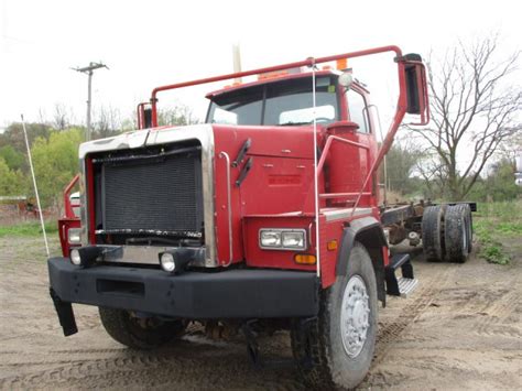 Used 2004 WESTERN STAR 6900 XD For Sale in Caledonia, NY 14423 - Grape 4.9