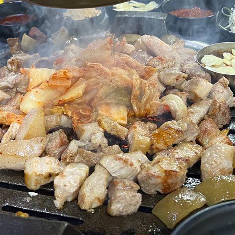 놀면뭐하니 용산 고기집 마라돈왕주먹고기 왕주먹 고기 삼겹살 항정살 돼지껍데기구이 추천 네이버 블로그