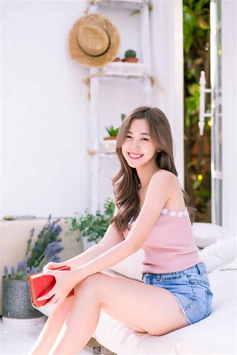 Vẻ gợi cảm của hot girl Thái Lan hút nửa triệu fan trên mạng Người đẹp Việt Giải Trí