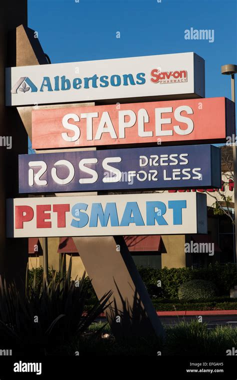 Strip mall stores signs in Southern California Stock Photo - Alamy