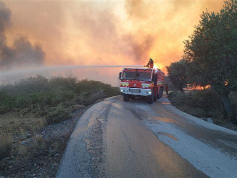 Slovenskí hasiči na Rodose fotografie Fotka 1 z 26 SITA sk