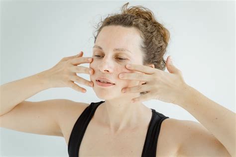 Yoga facial seu rosto aparência jovial SAIBA MAIS