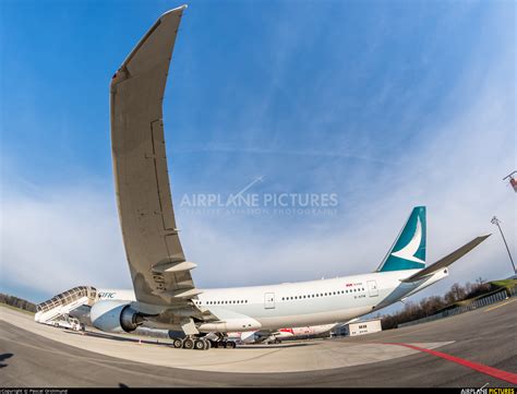 B KPM Cathay Pacific Boeing 777 300ER At Zurich Photo ID 702719