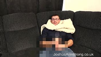 Recostarse en el sofá semen XVIDEOS