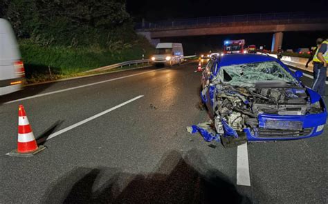 Schwerer Unfall auf der A9 bei Bayreuth Feuerwehr muss Trümmerfeld