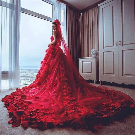 Bonjean Red Tulle Sweetheart Ball Gown Wedding Dress 2019 Chapel Train