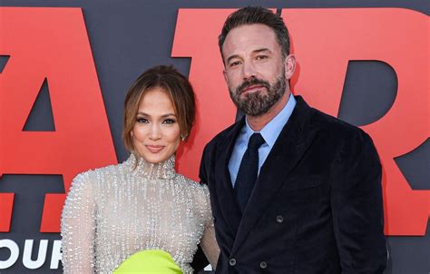 Jennifer Lopez Is Begging Ben Affleck To Give Her A Second Chance