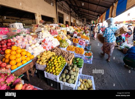 Daoheuang market hi-res stock photography and images - Alamy