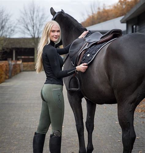 HorseGloss on Instagram: “@hollamando looks absolutely gorgeous in our olive leggings x black ...