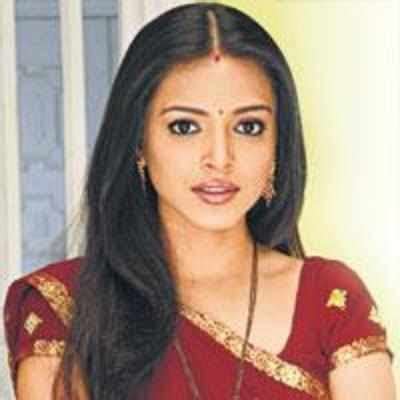 Deepa Parab Facts, Age, Biography, Wiki, Height, Weight, Affairs, Net ...