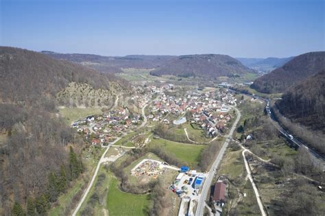 Luftaufnahme Mühlhausen im Täle Ortsansicht im Talbereich in