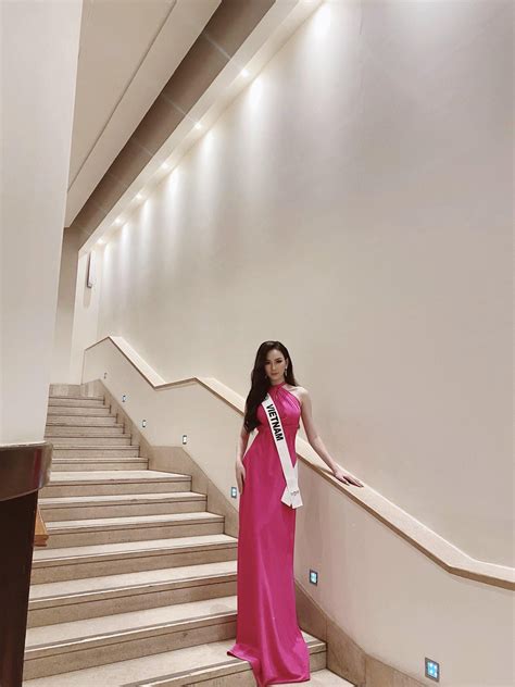 Mỹ nhân Việt phải ra chợ mua bikini vì bị tịch thu hành lý có bị lép vế với dàn chị em tại Miss