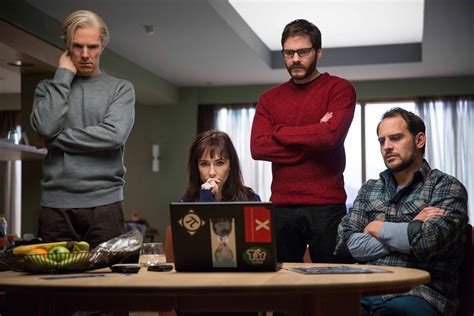 THE FIFTH ESTATE Review; Stars Benedict Cumberbatch