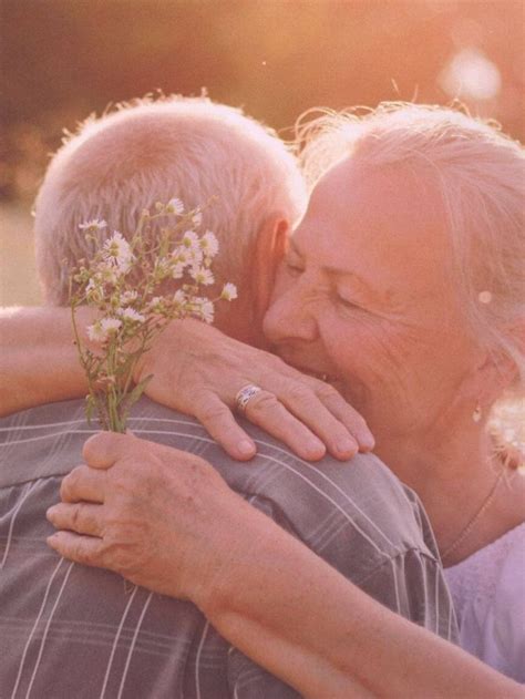 Amor na terceira idade Veja como os idosos lidam a solidão na vida