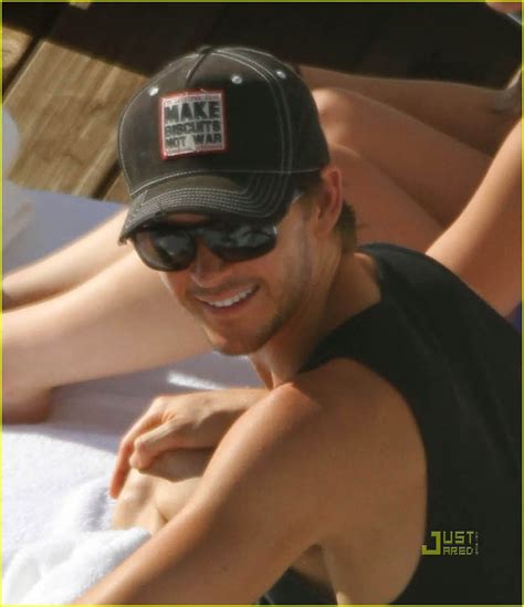 Ryan Kwanten Shirtless Sunbathing In Hawaii Photo 2487587 Ryan