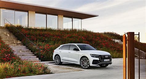 Audi Q Tfsi E H Brido Enchufable Color Blanco Glaciar Tres