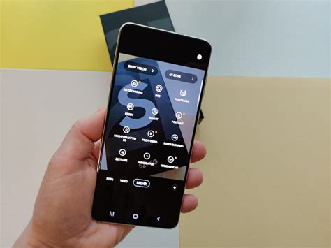 Galaxy S21 im Test: Tolles Handy mit ärgerlichen Einsparungen