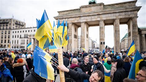 Tausende Bei Ukraine Protest In Berlin Wegner Fordert Konsequenzen F R