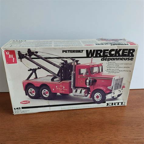 Vintage Amt Ertl Scale Peterbilt Wrecker Model Kit Junkyard Parts