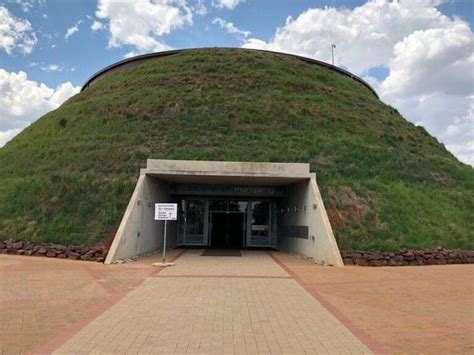 Cradle of Humankind Tour combined with a Lion Safari from Johannesburg