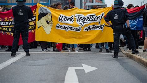 Chemnitz Neun Verletzte Bei Protesten Gegen Rechts Und Gegen