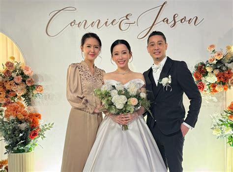 文凱玲結婚｜場內浪漫布置曝光！低胸束腰婚紗盡展驕人上圍 Tvb小花晒長腿到賀 星島日報