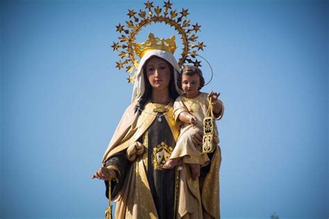 A Igreja Celebra Hoje A Mem Ria De Nossa Senhora Do Carmo A Virgem Do