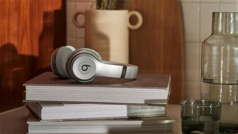 Save 70 On Beats Solo3 Over Ear Headphones That Can Play For 40 Hours